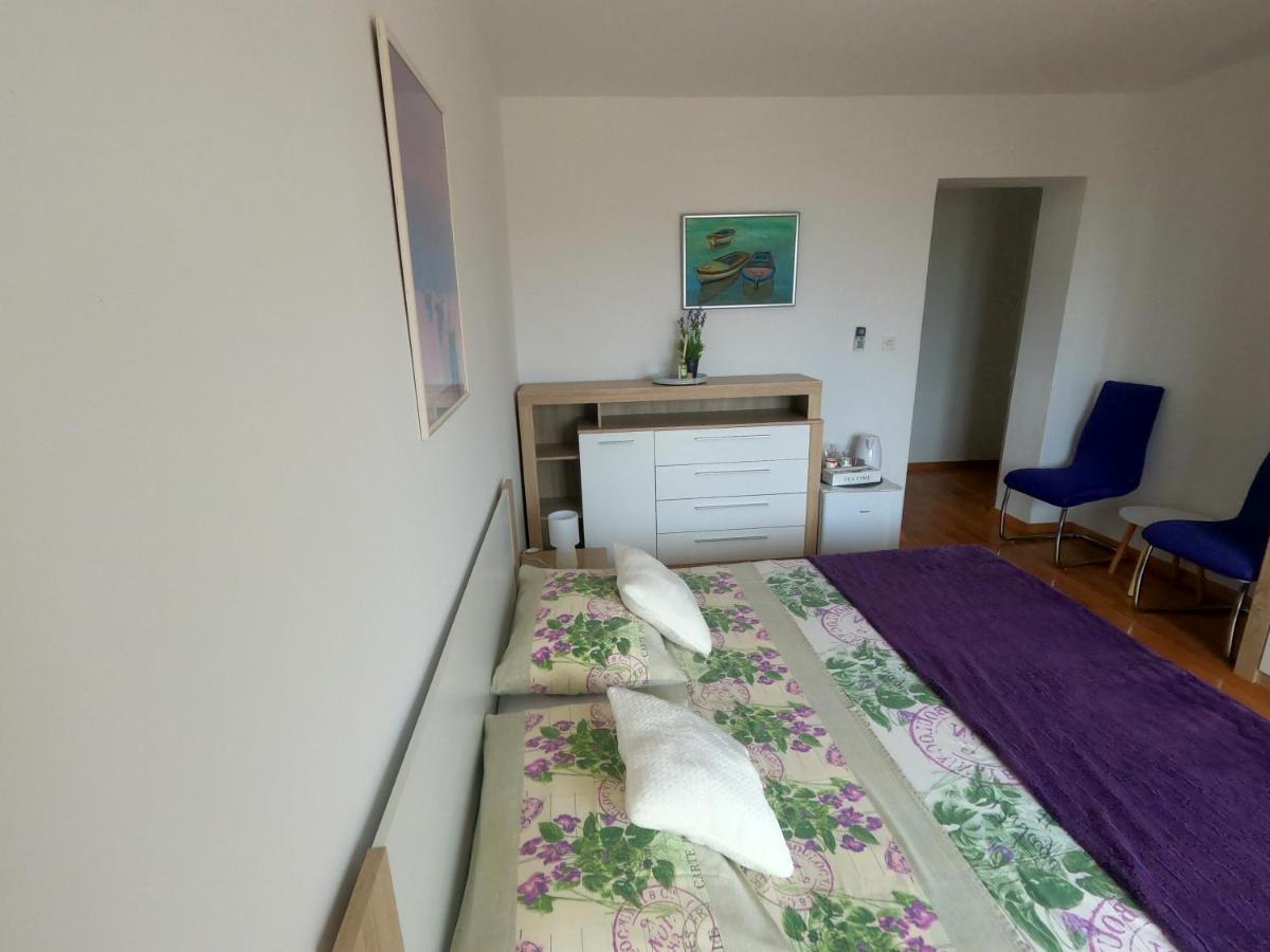 Rooms Jelena Primošten Eksteriør bilde