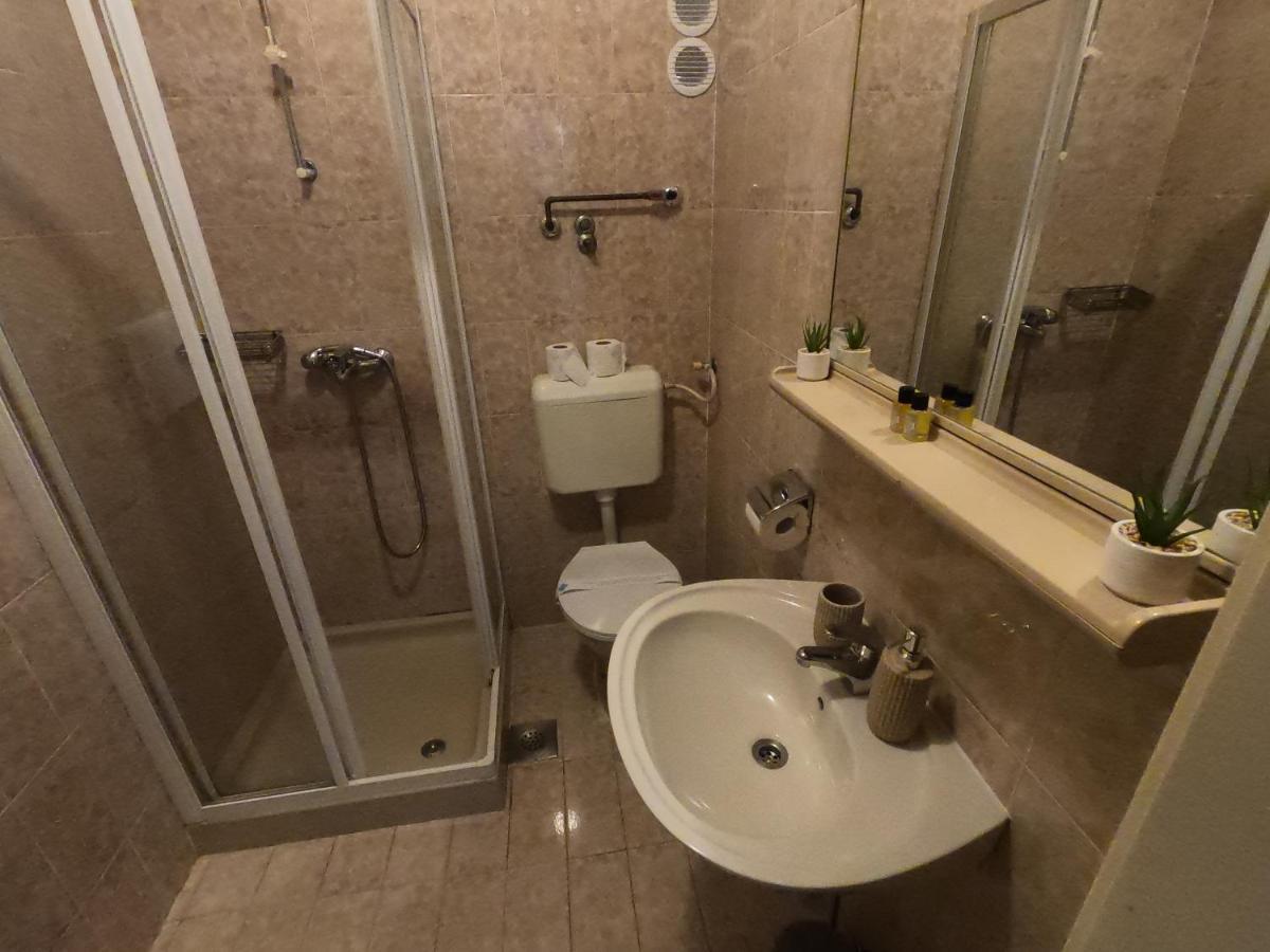 Rooms Jelena Primošten Eksteriør bilde